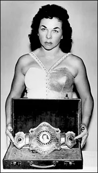 Fabulous Moolah - historyofwrestling.com